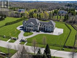 15 EDEN VALE DRIVE King, ON L7B 1L8