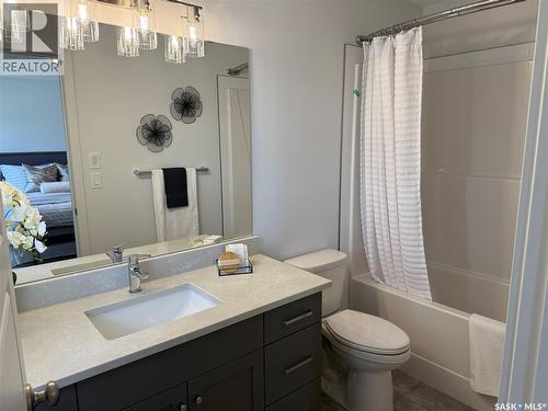 67 Taskamanwa Terrace, Saskatoon, SK - Indoor Photo Showing Bathroom