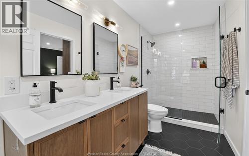 214 Coronado, Tecumseh, ON - Indoor Photo Showing Bathroom