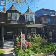 91 OLIVE AVENUE Toronto, ON M6G 1V2