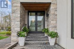 30 - 10 MAPLE GROVE DRIVE  Oakville (Mo Morrison), ON L6J 0E1
