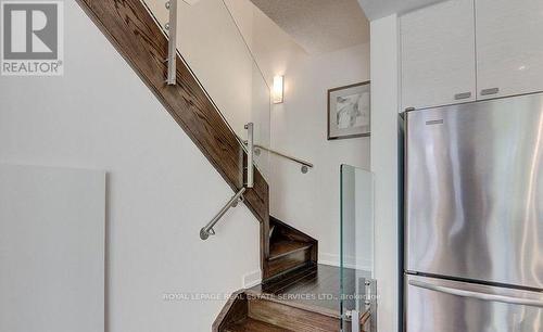 Th7 - 121 Mcmahon Drive, Toronto, ON - Indoor Photo Showing Other Room