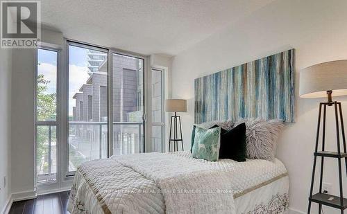 Th7 - 121 Mcmahon Drive, Toronto, ON - Indoor Photo Showing Bedroom