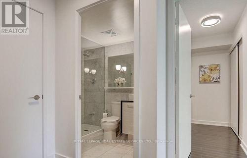 Th7 - 121 Mcmahon Drive, Toronto, ON - Indoor Photo Showing Bathroom
