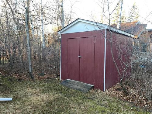 216 3Rd Ave, Winnipeg Beach, MB 