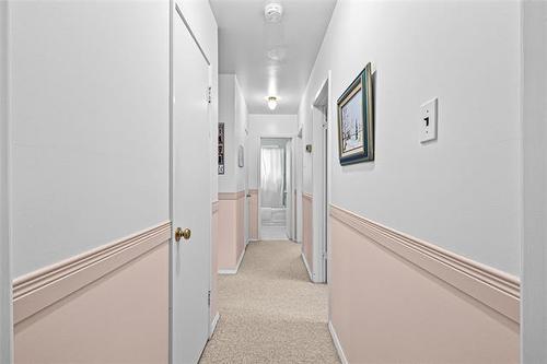 1 Coral Cr, Winnipeg, MB 