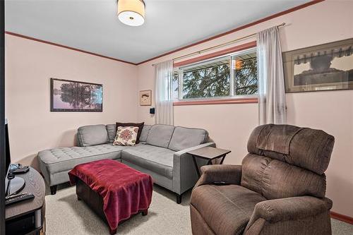 1 Coral Cr, Winnipeg, MB 