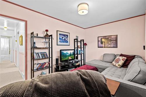 1 Coral Cr, Winnipeg, MB 