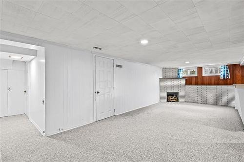 1 Coral Cr, Winnipeg, MB 