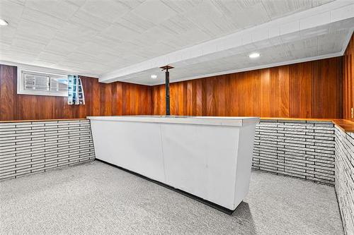 1 Coral Cr, Winnipeg, MB 