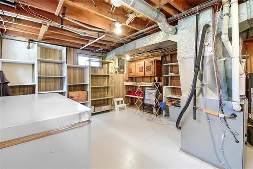 1 Coral Cr, Winnipeg, MB 