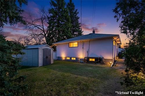 1 Coral Cr, Winnipeg, MB 