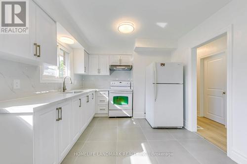 146 Manning Avenue, Hamilton, ON - Indoor Photo Showing Kitchen