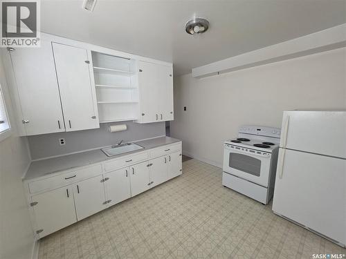 305 Ruth Street E, Saskatoon, SK - Indoor Photo Showing Kitchen
