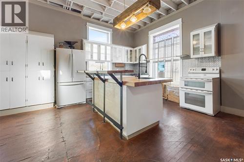 1002 9Th Street, Perdue, SK - Indoor Photo Showing Kitchen