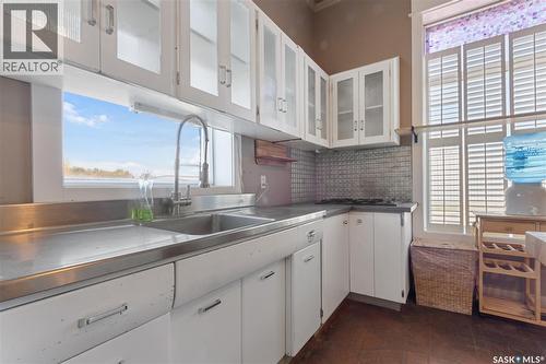 1002 9Th Street, Perdue, SK - Indoor Photo Showing Kitchen