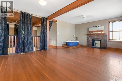 1002 9Th Street, Perdue, SK - Indoor Photo Showing Living Room With Fireplace