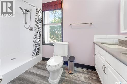 1002 9Th Street, Perdue, SK - Indoor Photo Showing Bathroom