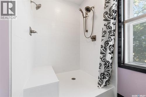 1002 9Th Street, Perdue, SK - Indoor Photo Showing Bathroom