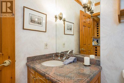 1628 Tiny Beaches Road N, Tiny, ON - Indoor Photo Showing Bathroom