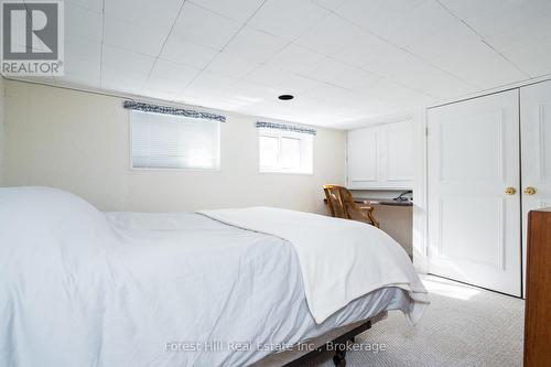 1628 Tiny Beaches Road N, Tiny, ON - Indoor Photo Showing Bedroom