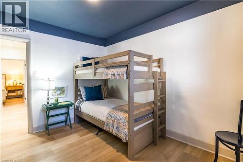 Third bedroom - 3 Fallsview Road, Hamilton, ON - Indoor Photo Showing Bedroom