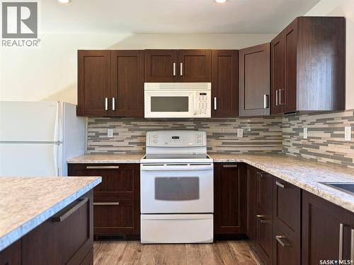 211 2Nd Street S, Cabri, SK - Indoor Photo Showing Kitchen