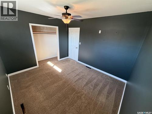 211 2Nd Street S, Cabri, SK - Indoor Photo Showing Other Room