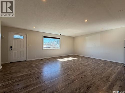 211 2Nd Street S, Cabri, SK - Indoor Photo Showing Other Room