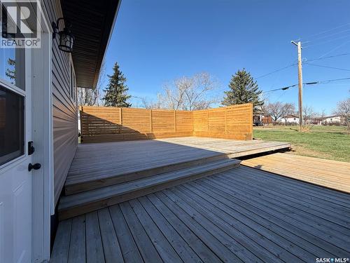 211 2Nd Street S, Cabri, SK - Outdoor