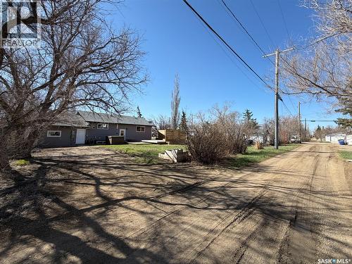 211 2Nd Street S, Cabri, SK - Outdoor