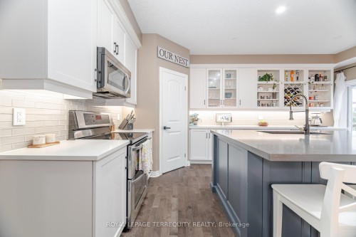 387 Gravel Ridge Trail, Kitchener, ON - Indoor Photo Showing Kitchen