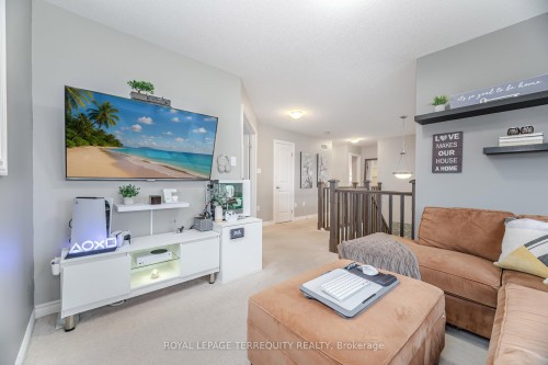 387 Gravel Ridge Trail, Kitchener, ON - Indoor Photo Showing Living Room