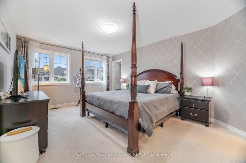 387 Gravel Ridge Trail, Kitchener, ON - Indoor Photo Showing Bedroom
