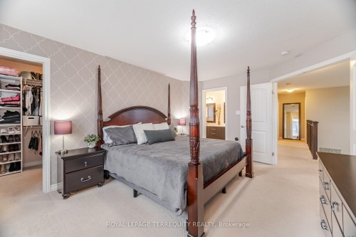 387 Gravel Ridge Trail, Kitchener, ON - Indoor Photo Showing Bedroom