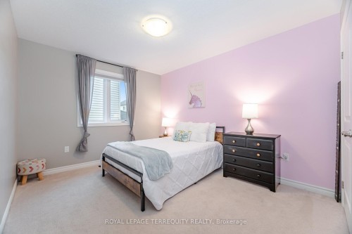 387 Gravel Ridge Trail, Kitchener, ON - Indoor Photo Showing Bedroom