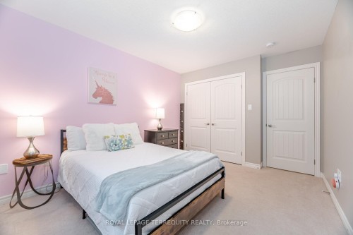 387 Gravel Ridge Trail, Kitchener, ON - Indoor Photo Showing Bedroom
