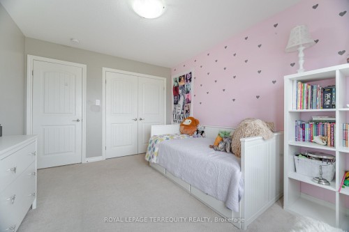387 Gravel Ridge Trail, Kitchener, ON - Indoor Photo Showing Bedroom