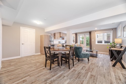 387 Gravel Ridge Trail, Kitchener, ON - Indoor Photo Showing Dining Room