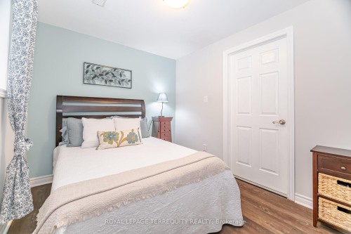 387 Gravel Ridge Trail, Kitchener, ON - Indoor Photo Showing Bedroom
