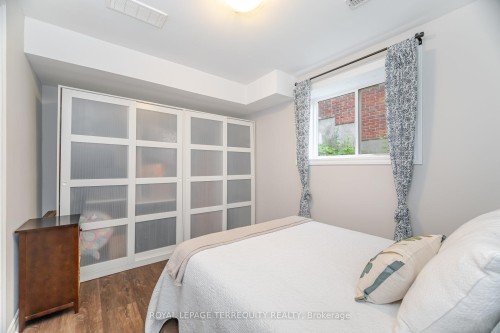 387 Gravel Ridge Trail, Kitchener, ON - Indoor Photo Showing Bedroom