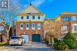 1109 LINDSAY DRIVE Oakville, ON L6M 3B4