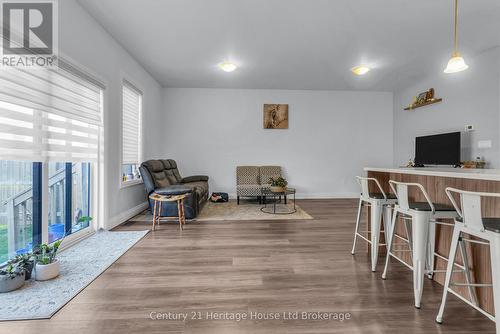 102 - 360 Quarter Town Line, Tillsonburg, ON - Indoor