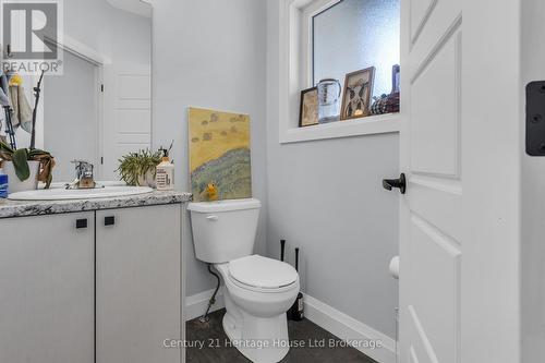 102 - 360 Quarter Town Line, Tillsonburg, ON - Indoor Photo Showing Bathroom