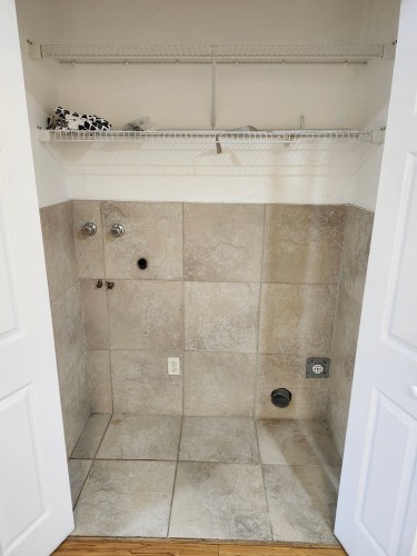 Laundry - 1710 Rue Notre-Dame-De-Fatima, Laval (Pont-Viau), QC - Indoor Photo Showing Bathroom