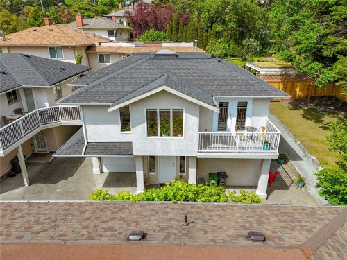 2651 Capital Hts  Victoria, BC V8T 3M1