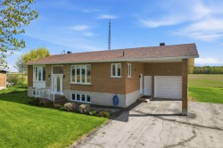 426 Ch. de la Beauce  Beauharnois, QC J6N 3B8