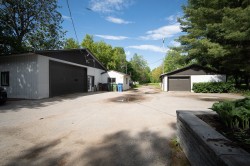 Garage - 