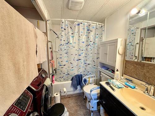22 Jackson Crescent, Marathon, ON - Indoor Photo Showing Bathroom