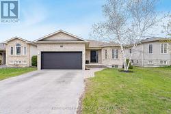 28 STONEMOUNT CRESCENT Essa, ON L0M 1B4